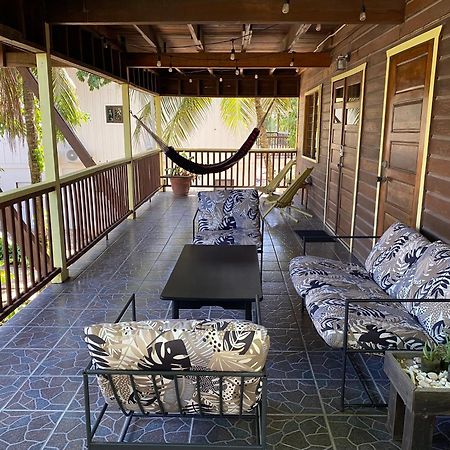 Driftwood Gardens Guesthouse Placencia Extérieur photo