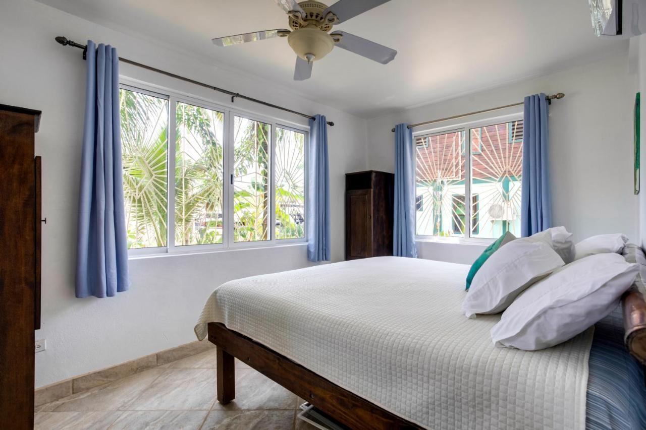 Driftwood Gardens Guesthouse Placencia Extérieur photo